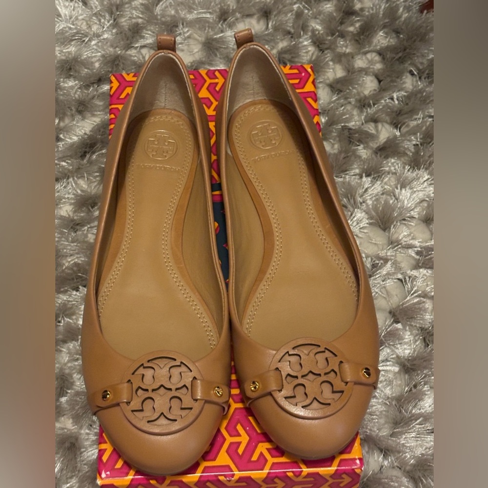 Tory Burch tan flats